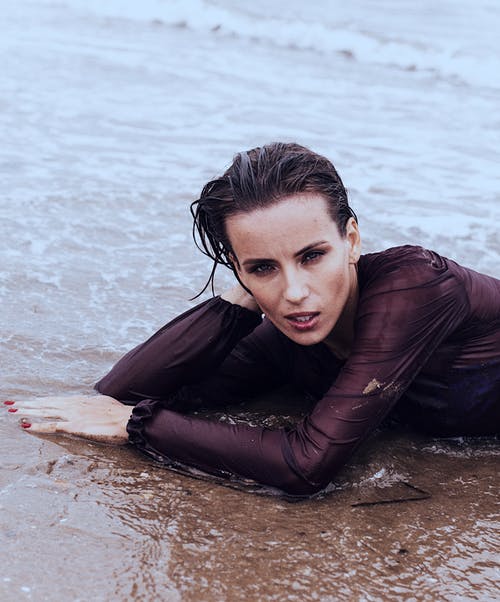 有关垂直拍摄, 女人, 岸边的免费素材图片