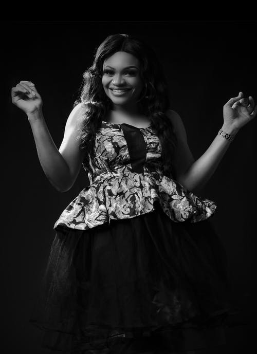 有关单色, 垂直拍摄, 女人的免费素材图片