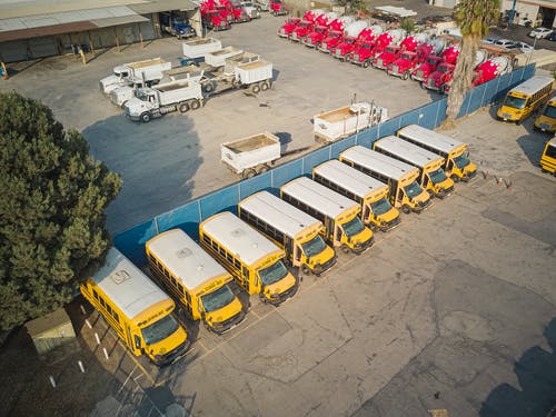 有关交通系統, 停车场, 卡車的免费素材图片