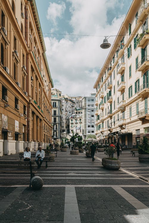 有关@户外, 人, 垂直拍摄的免费素材图片