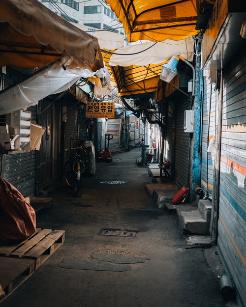 有关商店, 小屋, 巷弄的免费素材图片