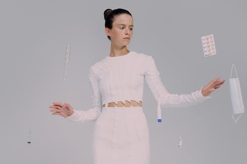 有关covid-19, 医疗产品, 女性的免费素材图片