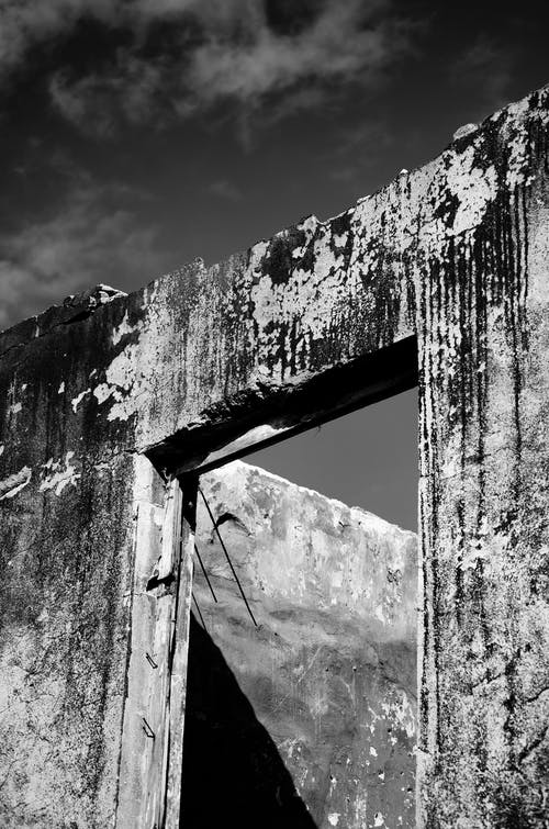 有关令人不寒而慄的, 低角度拍攝, 天空的免费素材图片