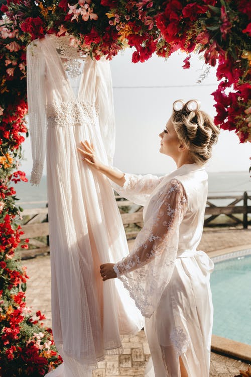 有关flowy, 女人, 室内的免费素材图片