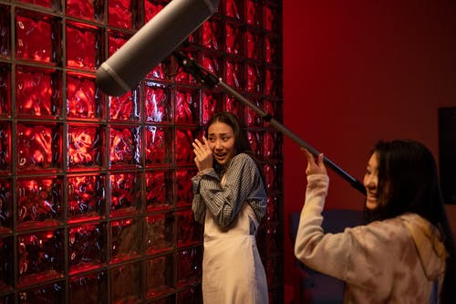 有关两个人, 假装, 在家的免费素材图片