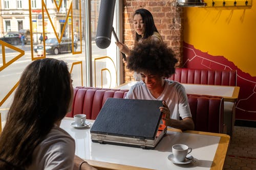 有关一组工作人员, 业余, 场景的免费素材图片