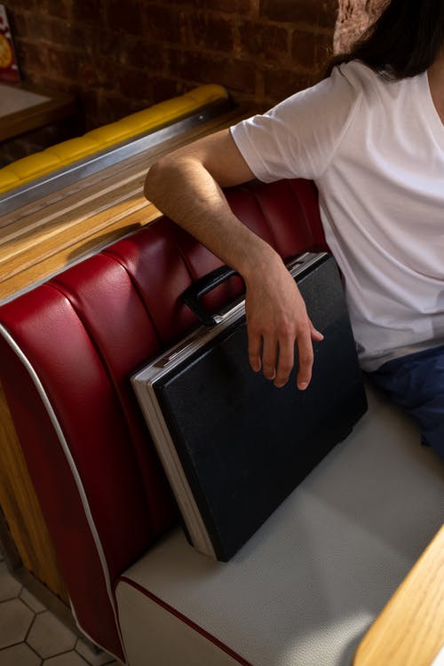 有关休闲服装, 咖啡店, 坐的免费素材图片