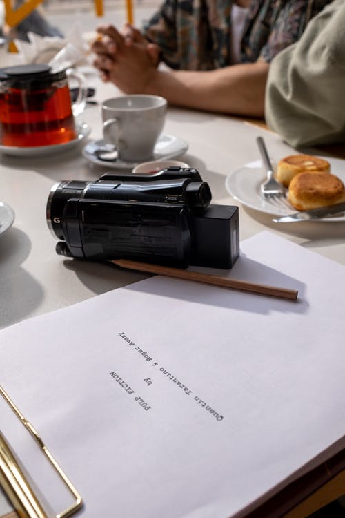 有关人的手, 人的手臂, 咖啡店的免费素材图片