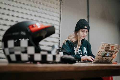 有关一个人, 地平线, 女人的免费素材图片