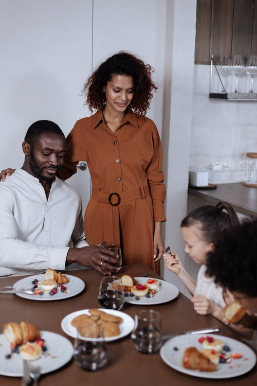 有关人, 儿子, 吃的免费素材图片