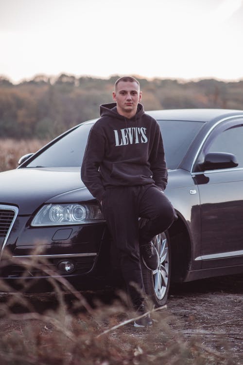 有关人, 倚, 双手插在口袋里的免费素材图片