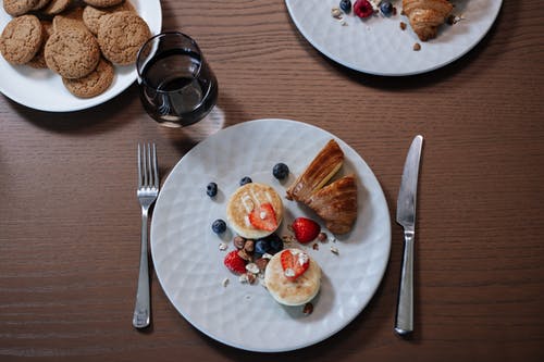 有关乳酪, 刀, 叉子的免费素材图片