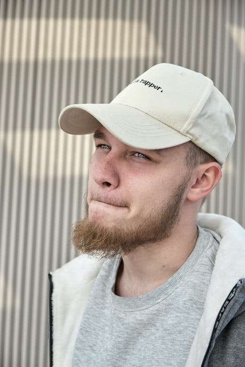 有关人, 休闲服装, 帽子的免费素材图片