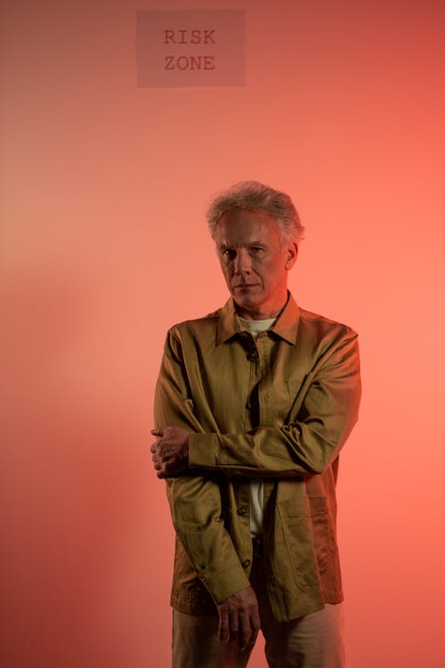 有关人, 室内, 墙壁的免费素材图片