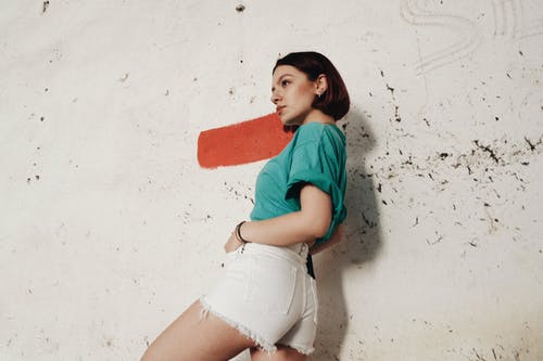 有关侧面图, 咖啡色头发的女人, 女人的免费素材图片