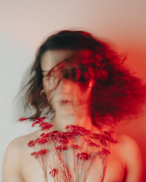 有关半裸, 垂直拍摄, 女人的免费素材图片