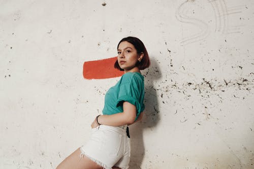 有关侧面图, 咖啡色头发的女人, 女人的免费素材图片