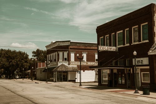 有关商店, 小城, 房子的免费素材图片