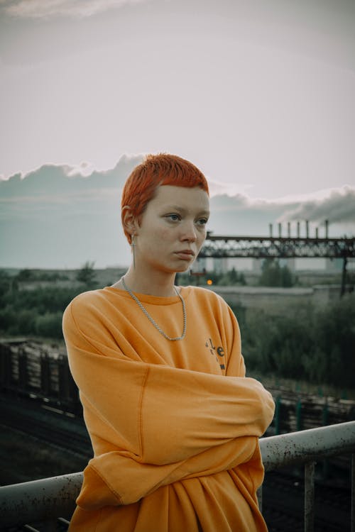 有关Copyspace, 双臂交叉, 严肃的免费素材图片