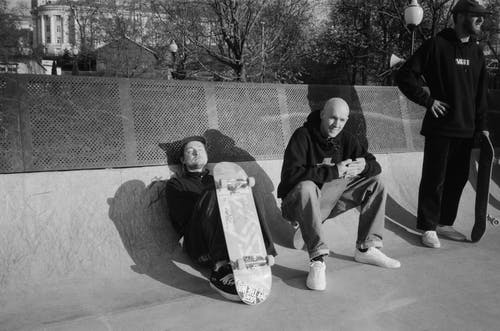 有关三, 五, 人的免费素材图片