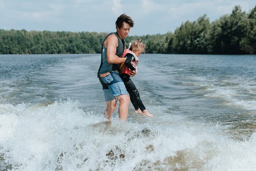 有关wakesurfing, 人, 冒险的免费素材图片