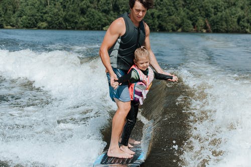 有关wakesurfing, 人, 冒险的免费素材图片