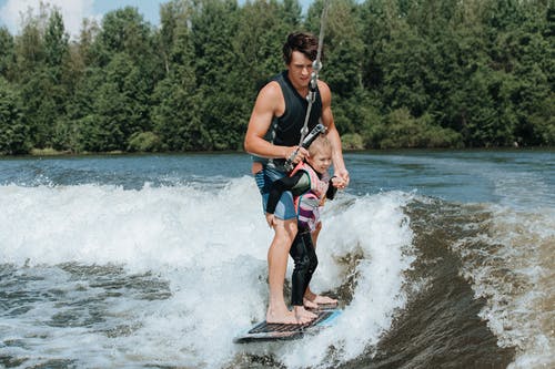 有关wakesurfing, 人, 冒险的免费素材图片