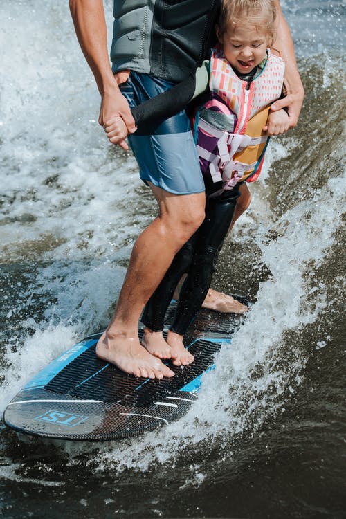 有关wakesurfing, 人, 冒险的免费素材图片