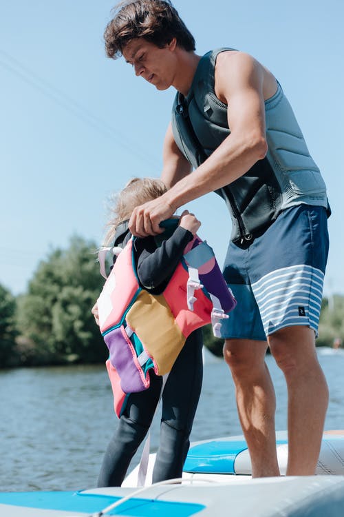 有关wakesurfing, 女儿, 安全装备的免费素材图片