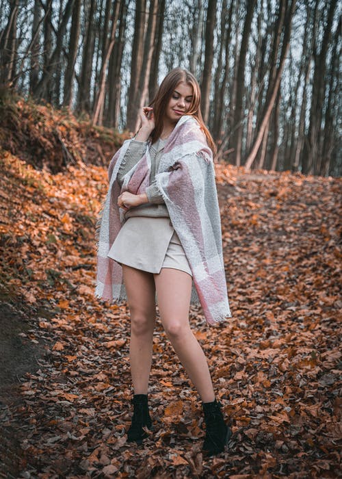 有关公园, 女人, 年轻的免费素材图片