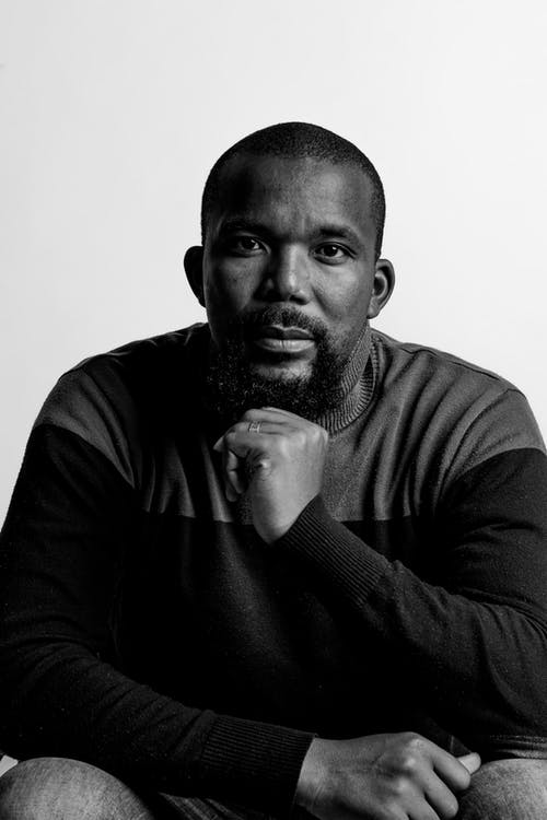 有关人, 休闲服装, 剃光头的免费素材图片