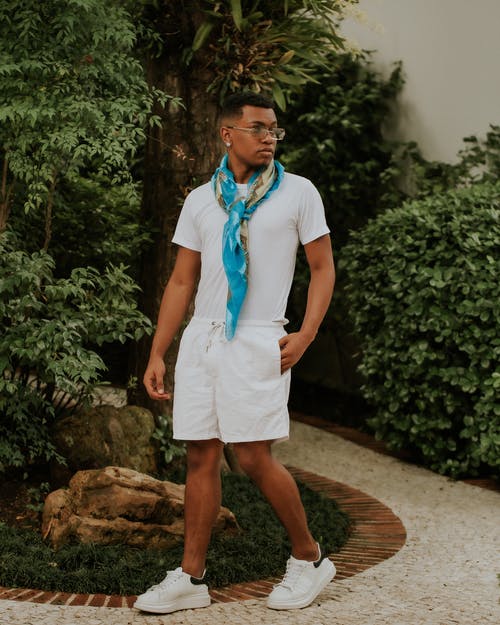 有关t恤, 人, 围巾的免费素材图片