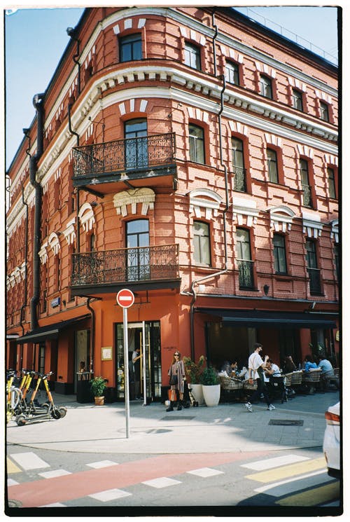 有关人行道, 坐, 城市的免费素材图片