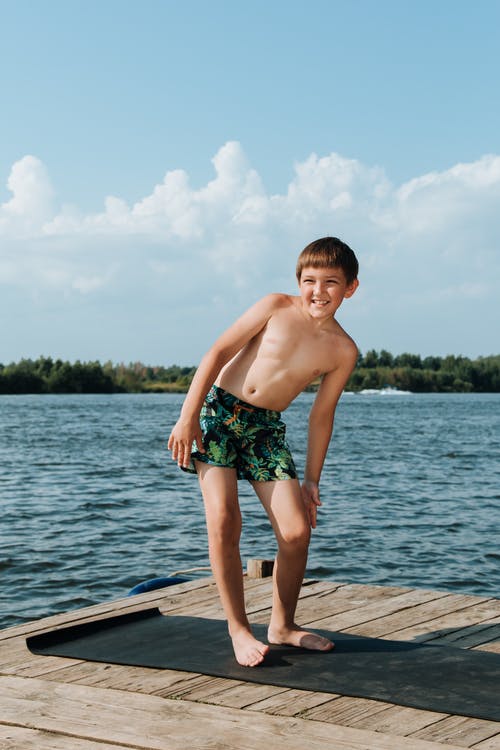 有关伸展, 健康的生活型态, 儿童的免费素材图片