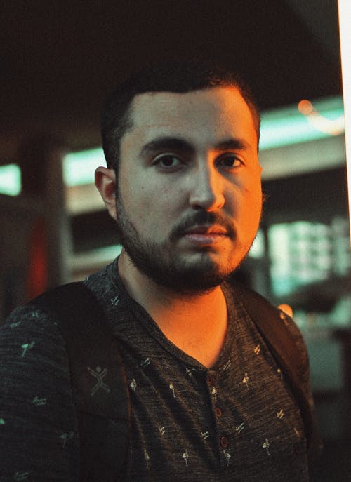 有关人, 休闲服装, 室内的免费素材图片