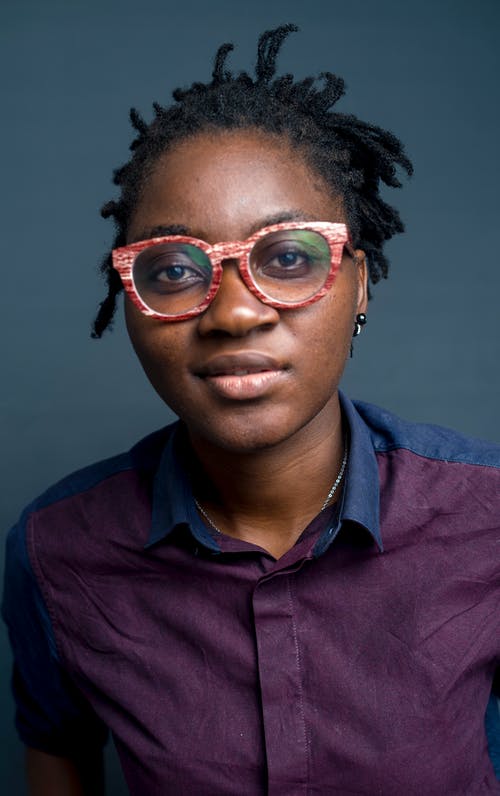 有关喜悦, 女人, 室内的免费素材图片