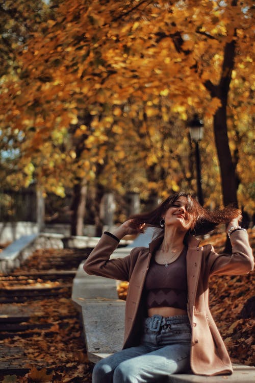 有关下落, 人, 修理头发的免费素材图片