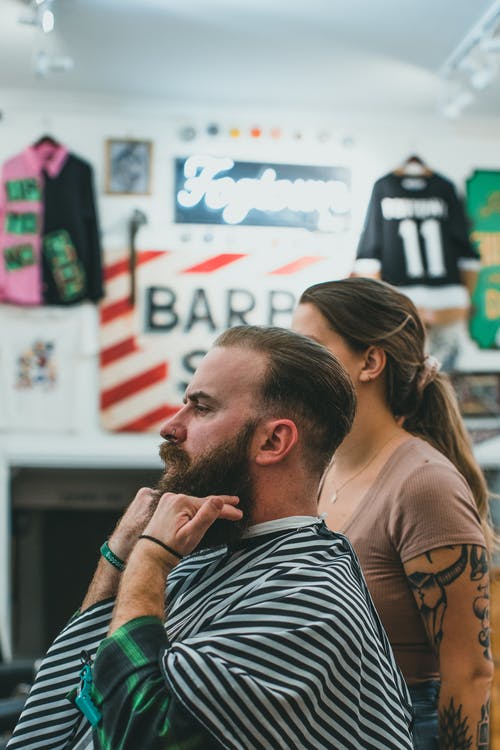 有关两个人, 人, 侧面图的免费素材图片