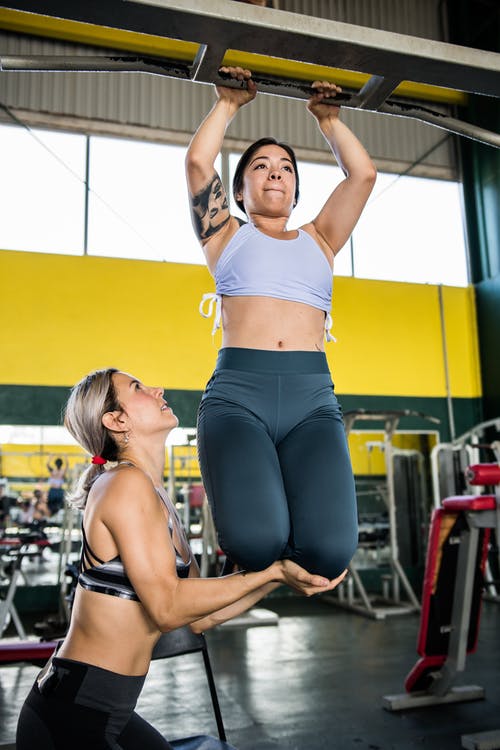 有关伸出援手, 健身, 健身房的免费素材图片