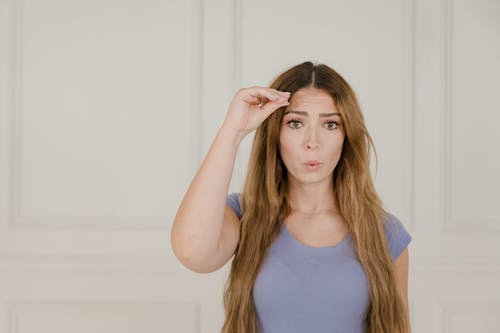 有关t恤, 休闲服装, 助听器的免费素材图片