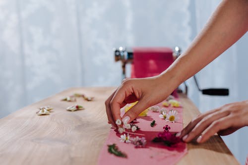 有关准备食物, 女人, 厨房的免费素材图片