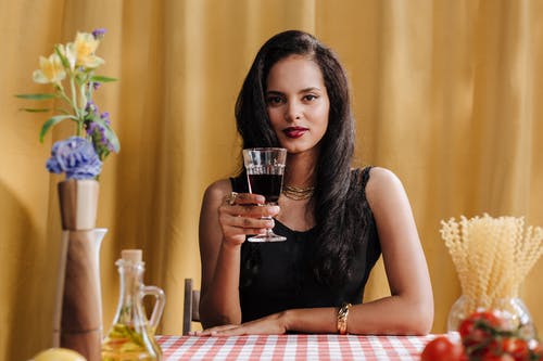 有关化妆品, 喝, 坐的免费素材图片