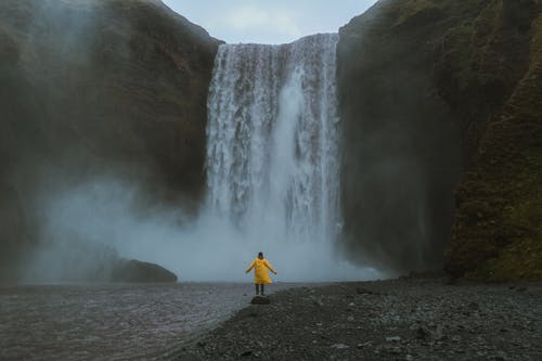 有关skogafoss, 人, 冰岛的免费素材图片