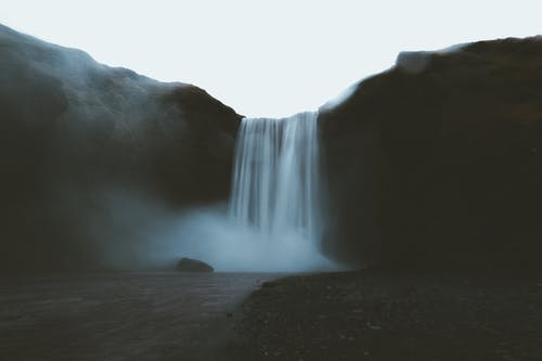 有关skogafoss, 凄凉, 岩石形成的免费素材图片