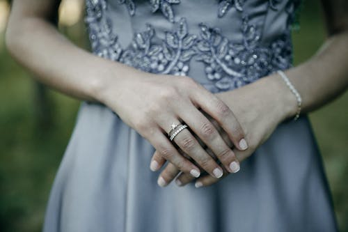 有关女人, 婚禮, 婚紗禮服的免费素材图片