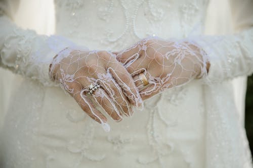 有关女人, 婚禮, 戒指的免费素材图片