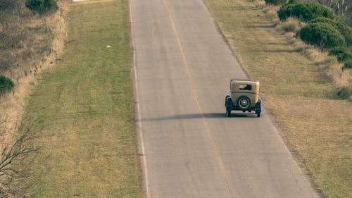 有关动车, 户外, 日光的免费素材图片