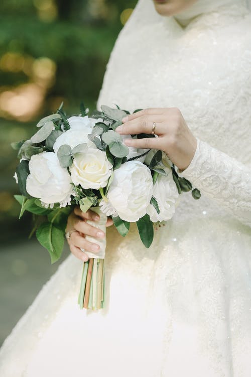 有关婚礼当天, 新娘, 白色洋裝的免费素材图片