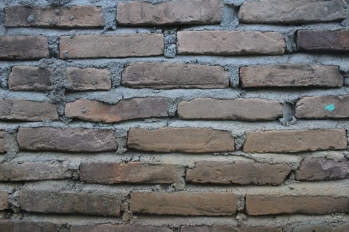 棕色砖墙 · 免费素材图片