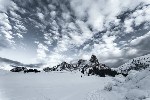 雪场与山 · 免费素材图片